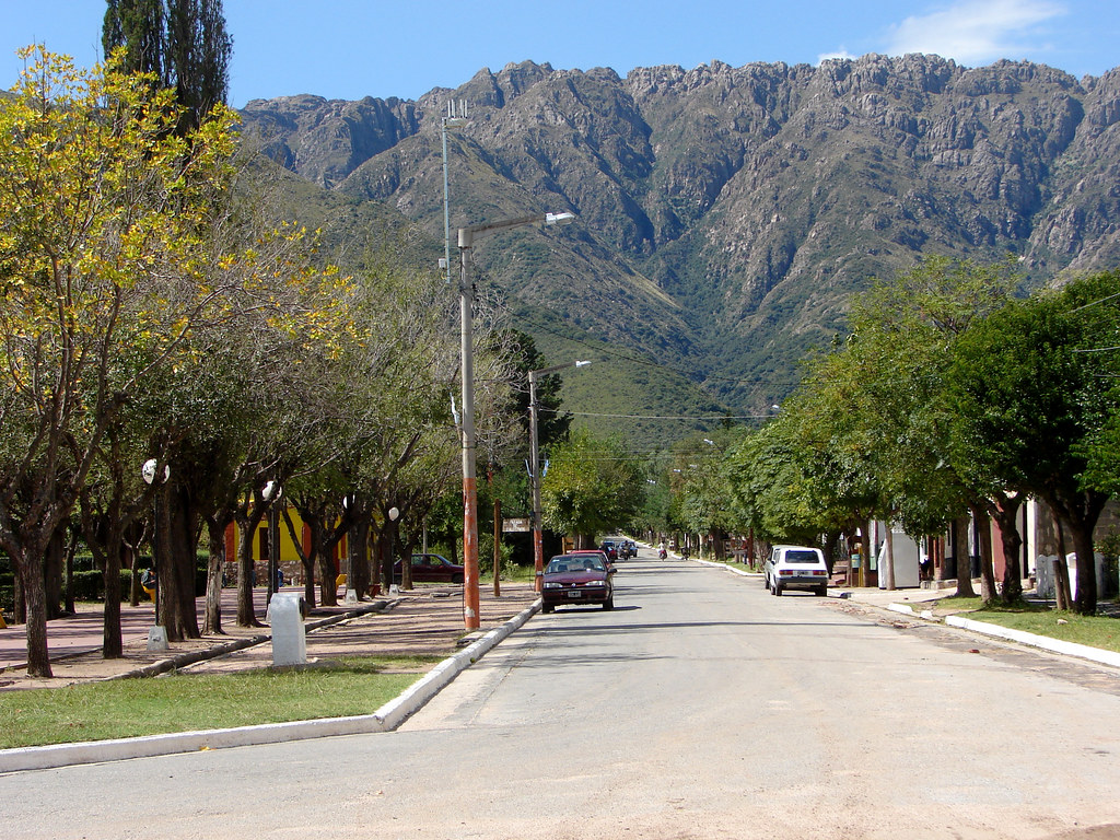 Plaza Centro Carpinteria, San Luis